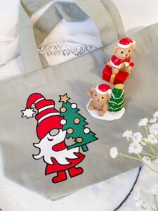 カッティングマシン　シルエットジャパンのカメオを使ってアイロンシートを多色カット&色付けサンタクロースバッグ